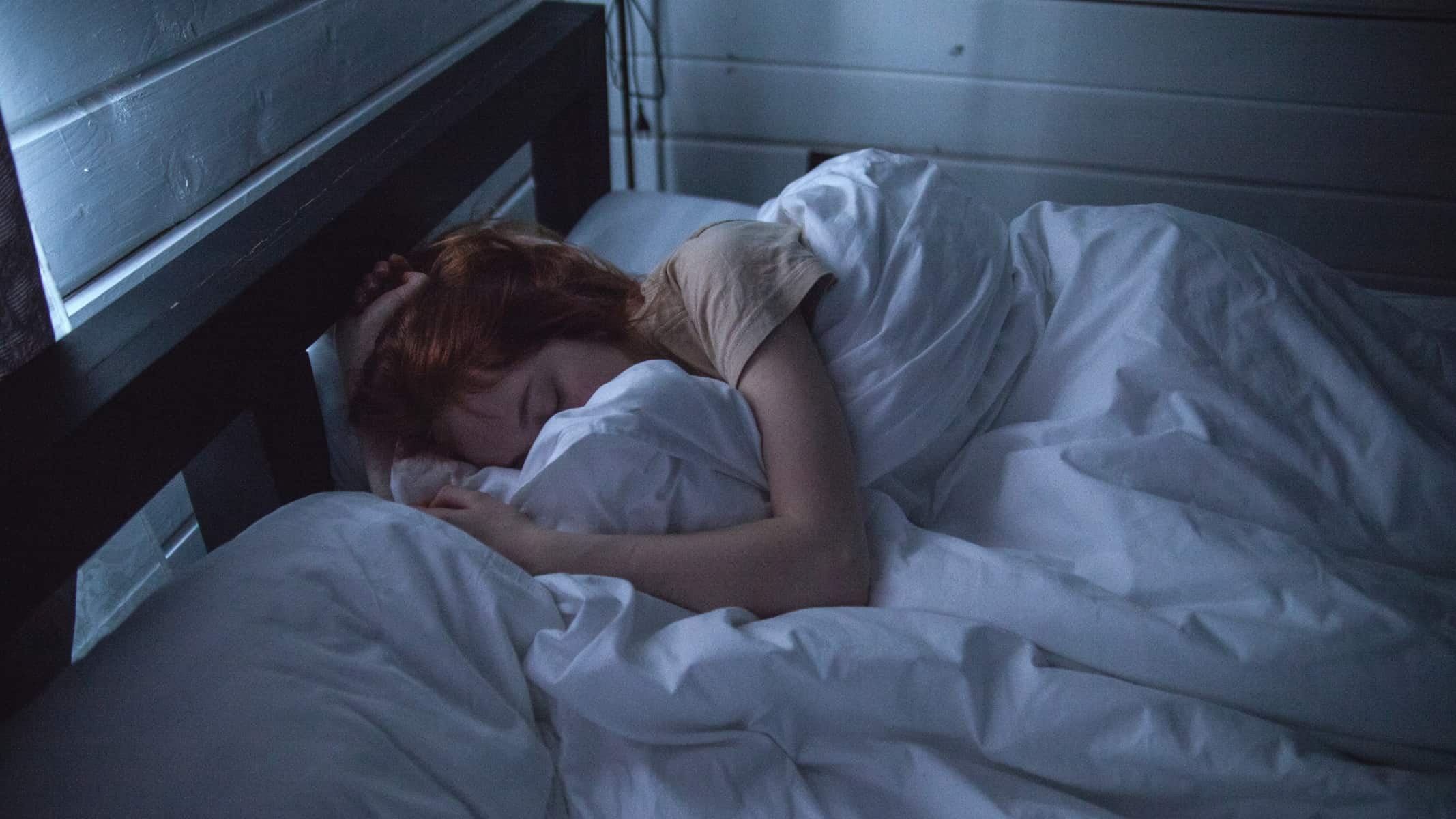 Adolescentes passaram a dormir com mais qualidade durante a pandemia, sugere estudo Aulas assíncronas possibilitaram adequar os padrões de sono com a necessidade do organismo, o que resultou em duas horas a mais de sono por noite 