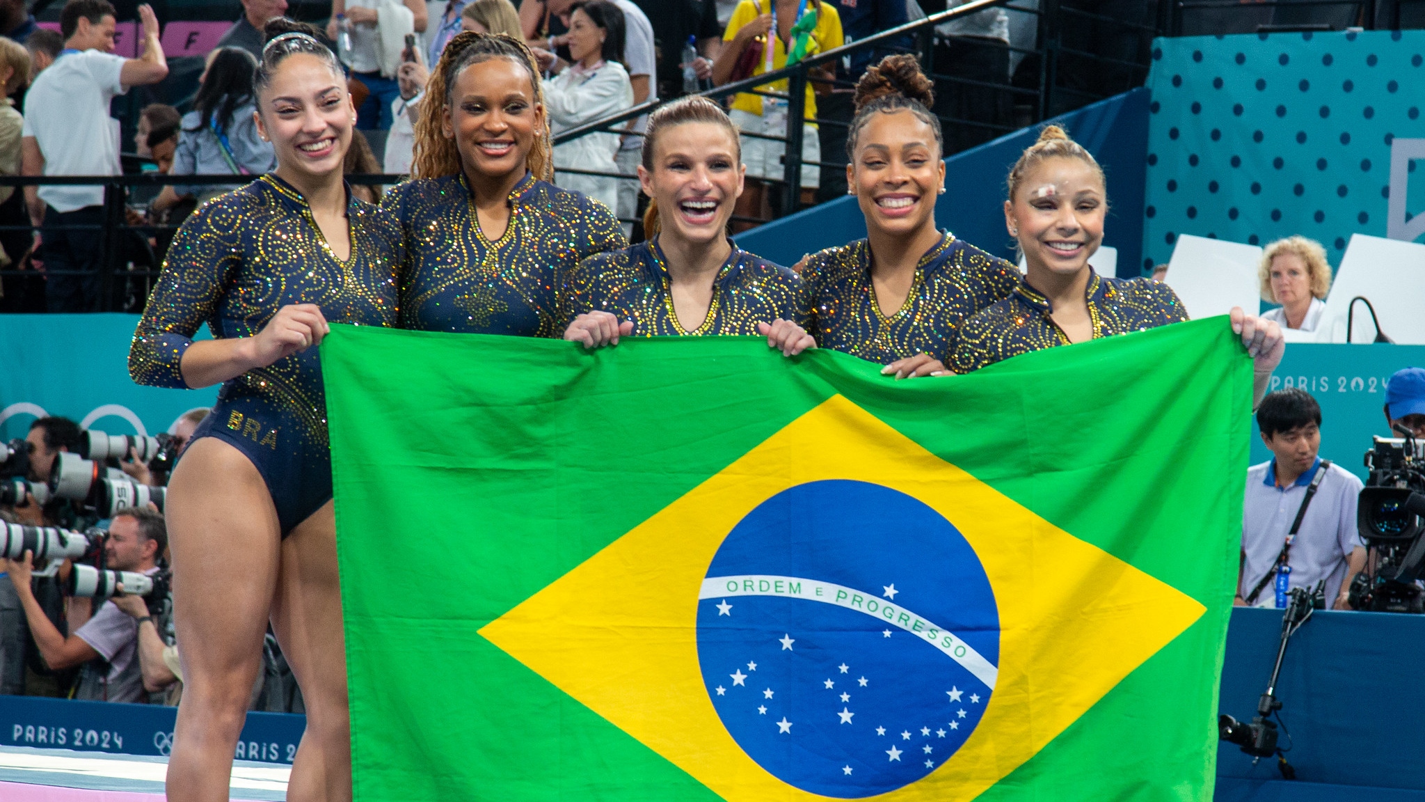 Seleção feminina de ginástica avança por talentos individuais, mas falta plano em longo prazo  Pesquisadores analisaram trajetória do esporte por meio do itinerário percorrido por atletas em 60 anos de competições internacionais 