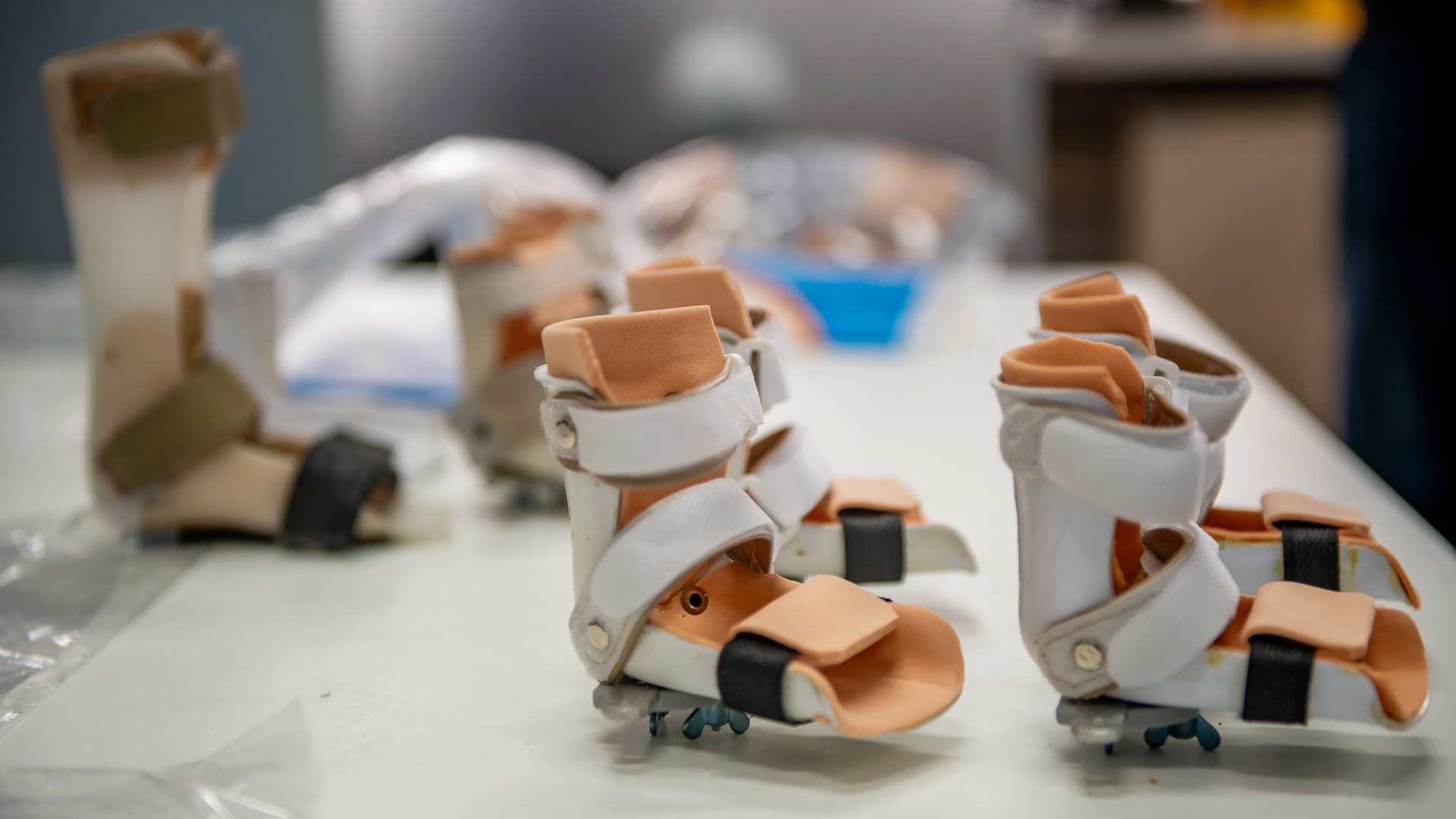 Impressão 3D baixa custo de órteses pediátricas para pé torto congênito Método alternativo criado pelo Laboratório Engenhar-MEC, da UFPR, une conceitos interdisciplinares para uma tecnologia assistiva mais acessível. Assim tem produzido dispositivos que tratam má-formação presente em um em cada mil bebês