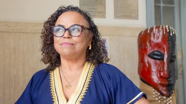 “Contar a história de acadêmicas negras é uma reconexão com a minha história” | Claudemira Lopes Com um pé na educação básica e outro na pesquisa, a docente da Licenciatura em Educação do Campo da UFPR conhece bem o que significa ser uma acadêmica negra no Brasil. Por isso age para que mais mulheres negras, das escolas urbanas e das comunidades tradicionais, se vejam nos espaços que ela hoje frequenta