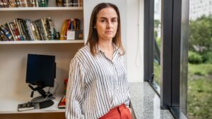 “Mata-se uma mulher não apenas por atos reais, mas também aniquilando sua memória e existência” | Priscilla Placha Sá “Mata-se uma mulher não apenas por atos reais, mas também aniquilando sua memória e existência” | Priscilla Placha Sá